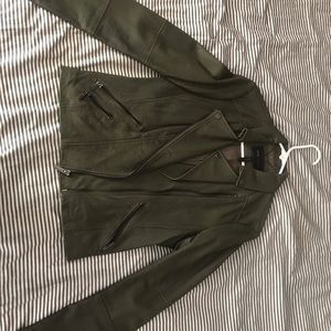 BCBG MAXAZARIA 100% Leather Jacket.